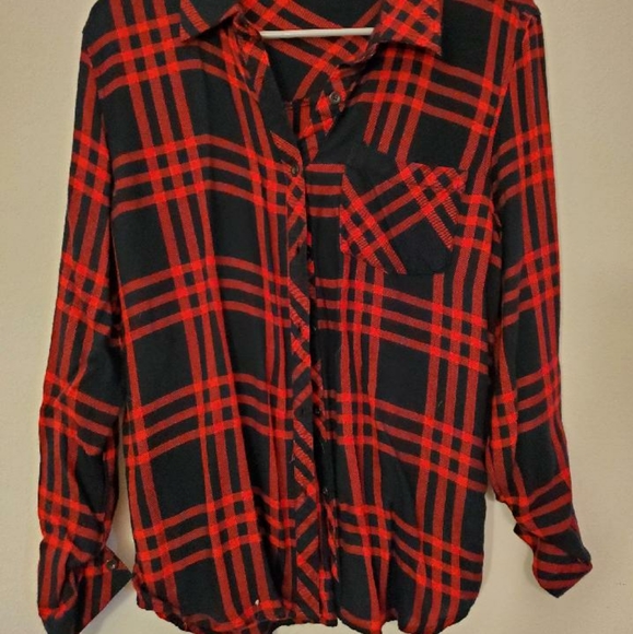 Plaid flannel top - Picture 2 of 6